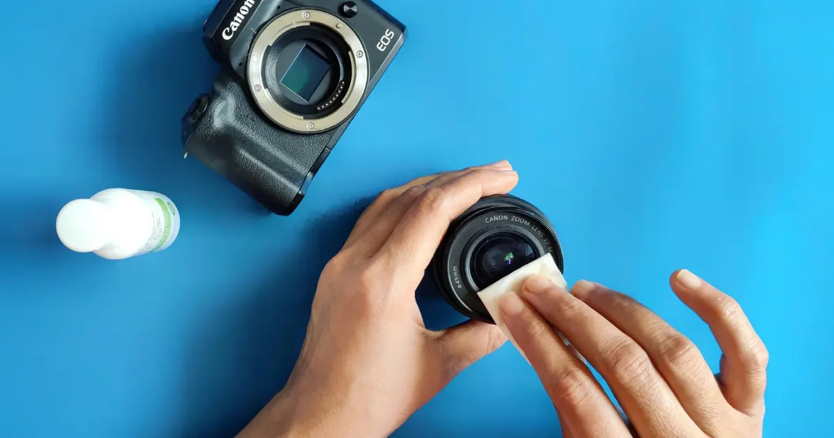 how to clean camera lens